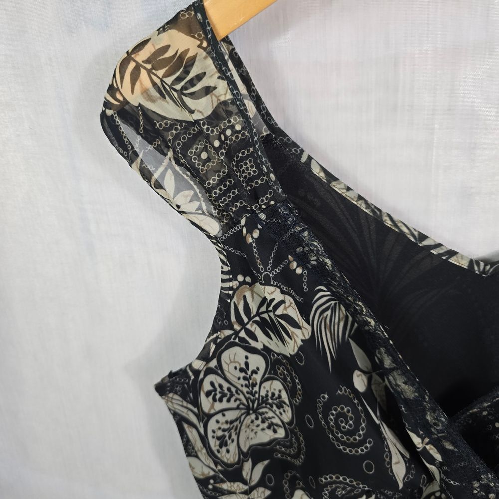 White House Black Market Sleeveless Blouse Black Floral Top - Picture 5 of 12